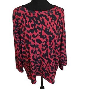 The ZigZag Stripe Womens Animal Print Quarter Sleeve Hi-Low Top Red Black XL